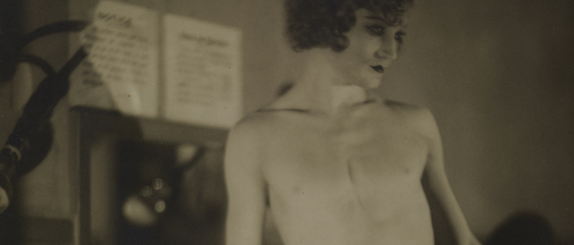 Barbette (Vander Clyde), 1926 Tirage sur papier au sel d’argent d’époque, 23,7 x 17,2 cm © Beaux-Arts de Paris, Ph 25044 