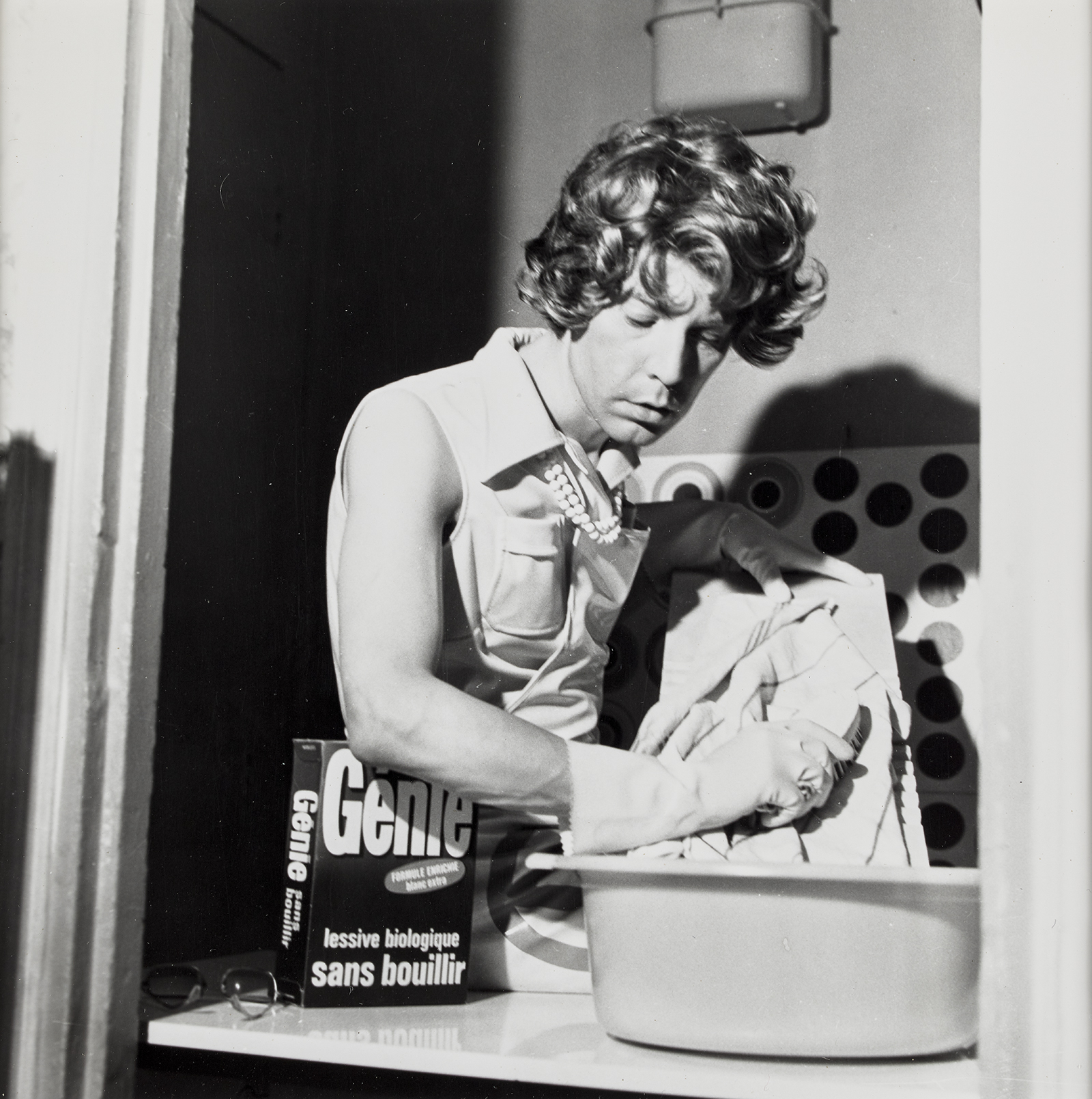 La Femme travestie (version 1), 1974 Unsigned, silver print on paper, 24 x 18,3 cm © Beaux-Arts de Paris