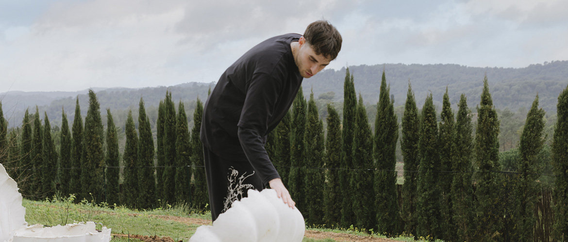 Blue sky, rising waters, our chilhood memories, Mehdi Görbüz, 2025